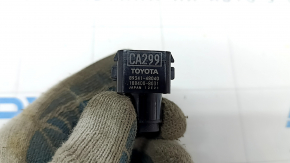 Парктроник переднего бампера центральный Toyota Prius 50 16-22