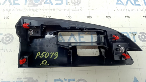 Задняя часть накладки торпеды для Toyota Prius 50, вид с креплением