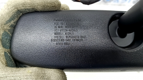 Детальный вид маркировки и крепления зеркала для Toyota Sienna 21-26, без дефектов.