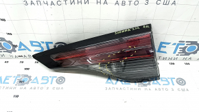Ліхтар внутрішні двері багажника правий Toyota Sienna 23-26 LE, XLE, Woodland, подряпини