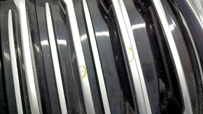Решетка радиатора grill в сборе BMW X5 G05 19-25 с жалюзи дефлектором радиатора 3.0T с моторчиком, X-LINE, под камеру 360, хром, надломы, трещины, песок