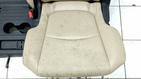 Сидеь из Toyota Sienna, ржавые места снизу и необходимость в химчистке.