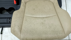 Вид сзади сиденья Toyota Sienna, открытый механизм и обшивка.