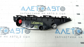 Кріплення переднього бампера праве Toyota Sienna 21-26