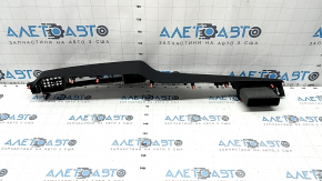Передняя панель автомобиля Toyota Sienna 2021-2026, в хорошем состоянии, вид спереди.