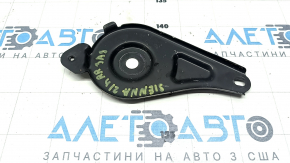 Лопух заднего подрамника задний правый Toyota Sienna 21-26