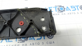 Крупный план детали с заметным дефектом, пригодно для Ford Fusion 2013-2020