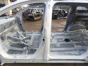 Стойка кузова центральная левая Toyota Sienna 21-26 на кузове