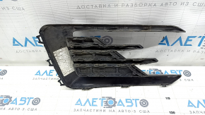 Решетка переднего бампера боковая правая VW Passat b8 16-19 USA R-Line, покрашена, царапины, песок