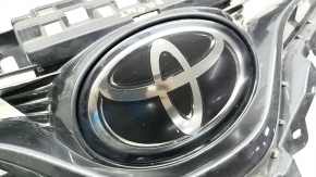 Решетка радиатора grill Toyota Camry v70 18-20 L/LE со значком под радар, песок