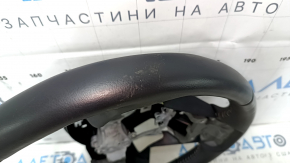Дефекты на руле Subaru Forester со следами использования