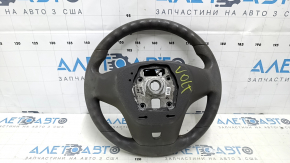 Крупный план на центральную часть руля Chevrolet Volt, видимая износ поверхности.