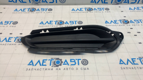 Решітка переднього бампера ліва Honda HR-V 16-18