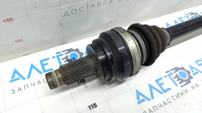 Крупный план привода полуоси задней правой, без дефектов, подходит для BMW 5 F10