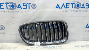 Решетка радиатора grill правая BMW 5 F10 14-16 хром, Base, трещины в креплениях, тычки, песок