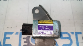 Датчик подушки безопасности центральный правый Toyota Sienna 04-10