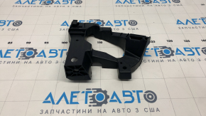 Крепление переднего бампера под фарой правое Honda HR-V 16-18