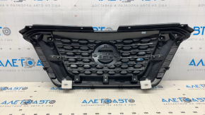 Решетка радиатора grill Nissan Kicks 18-20