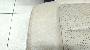 Общий вид сиденья с недостатками, демонстрирующими его состояние для Mitsubishi Outlander 2014-2021.