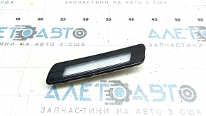 Плафон освітлення багажника правий Audi Q7 16-26 чорний, подряпини