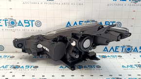 Фара передняя правая Toyota Prius V 15-17 рест галоген