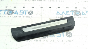 Накладка порога ззаду права зовнішня Audi Q7 16-26 чорна з хромом, підсвічування, подряпини
