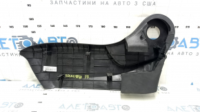 Боковая накладка пассажирского сидения Nissan Rogue Sport 2017-2021, вид сзади.