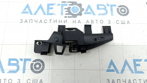 Крепление пищалки передней стойки левое Volvo XC40 19-26
