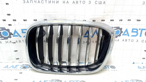 Решетка радиатора grill левая BMW X3 G01 18-21 ноздря, хром обрамление+ хром решетка, песок, царапины