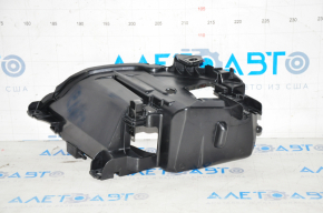 Кронштейн фари правий Audi Q7 4L 10-15