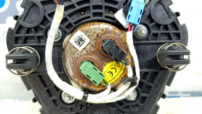 Крупный план задней части подушки airbag для BMW X5 G05 2019-2026, видно состояние контактов и коррозию.