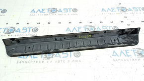 Накладка порога внешняя передняя правая Audi Q5 80A 18-25 черная с хромом, царапины