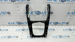 Деталь центральной консоли, вид сбоку, царапины на поверхности, BMW X5 G05 2019-2026
