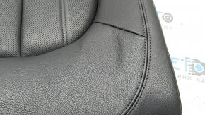 Задняя часть спинки сидений Audi A6, отлично сохранившая форму, с мелкими дефектами.