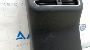 Накладка центральной консоли задняя с воздуховодом Mazda CX-5 17-25 черная, царапины