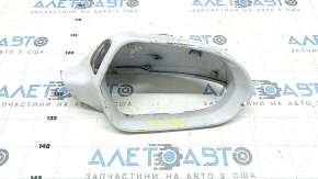 Крышка зеркала правая Audi A6 C7 12-18 белая, под BSM, сломаны крепления, царапина