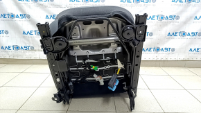 Перспективный вид на сиденье пассажира Jeep Renegade 2015-2024, состояние обивки без существенных дефектов