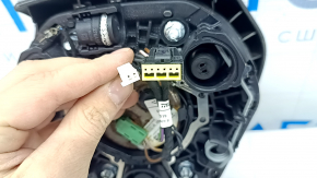 Передняя часть подушки безопасности airbag для BMW 3 G20, заметен логотип марки.