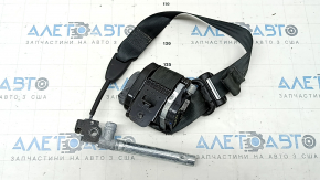 Крупный план сопел натяжителя пассажирского ремня безопасности Ford Escape MK3 2013-2019.