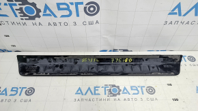 Накладка порога внешняя передняя левая Audi Q5 80A 18-25 черная с хромом, царапины, сколы