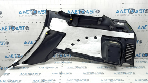 Царапины на обшивке арки левой задней части Jeep Grand Cherokee 2011-2022.