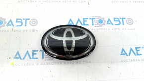 Эмблема решетки радиатора grill Toyota Highlander 17-19 под радар