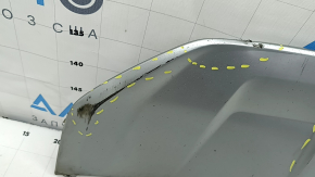 Губа переднего бампера центральная Audi Q7 16-19 серебро, царапины, вмятины, сломано крепление