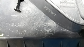 Крепление боковой накладки для Audi Q7, левое, с видимыми повреждениями