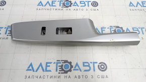 Накладка управління склопідйомником двері передньої правої Toyota Prius V 12-17 сіра, подряпини
