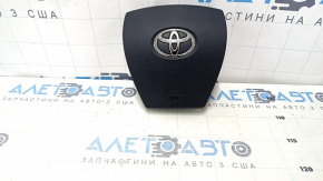 Подушка безпеки airbag в кермо водійська Toyota Prius V 12-17 чорна, подряпина