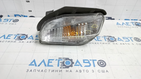 Поворотник лівий Toyota Prius V 12-14 дорест, пісок, подряпини
