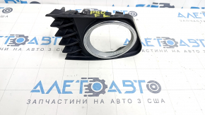 Решетка бампера левая Toyota Prius V 12-14 дорест под птф, песок, тычки