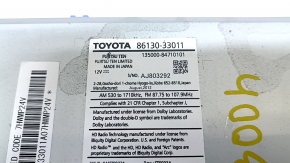 Полный вид головного устройства мультимедиа Lexus ES 2013-2018 года, установленное и готовое к использованию.
