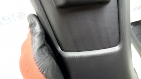 Деталь для Honda Accord (23-26) показана с крупным планом, детали проклейки и крепления сохранены.